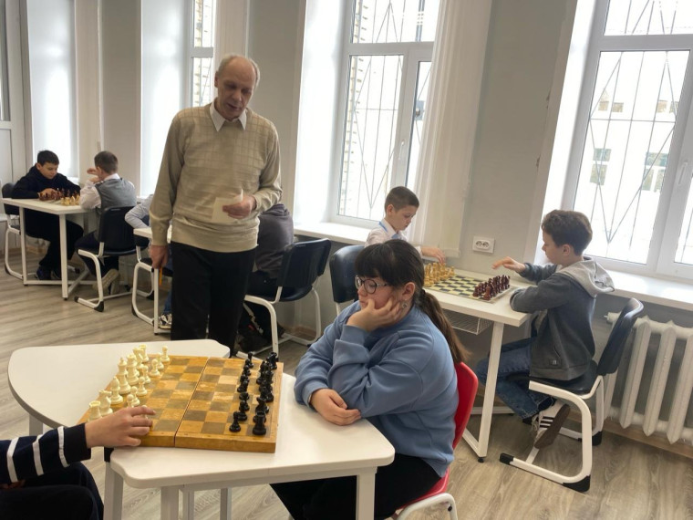 Шахматный турнир среди школьных команд Гагаринского района.